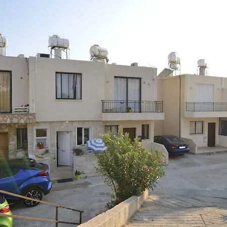Isabella Court Townhouse Near Venus Beach And Lidl Pafos Zewnętrze zdjęcie