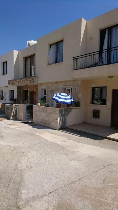 Isabella Court Townhouse Near Venus Beach And Lidl Pafos Zewnętrze zdjęcie